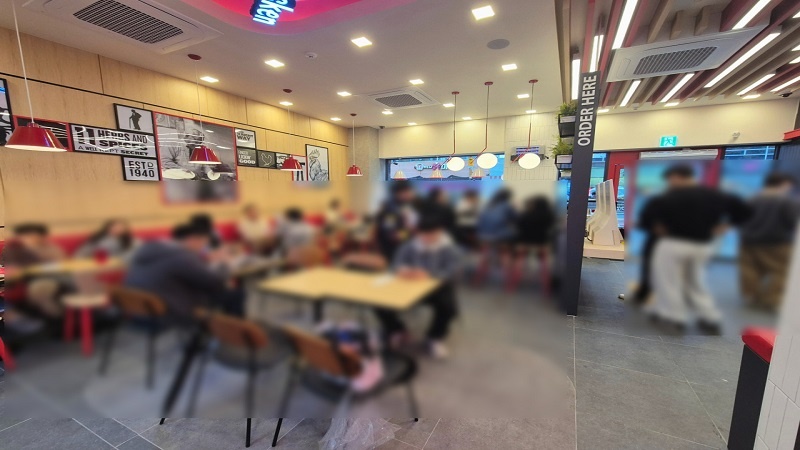 경기도) 고매출, 고수익 KFC 양도양수 합니다. 풀오토, 짧은 영업 중, 메인자리 입니다. 문의주세요
